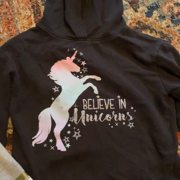 Unicorn Sweatshirt Lot 🦄 - Picture 3 of 3